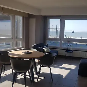 https://oostende-studio-voor-2-tot-4-pers-met-zeezicht.ostend-hotel.net